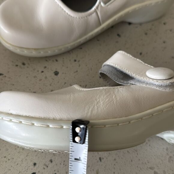 Klogs Footwear White Leather Mary Jane Wedge Shoes Slip Resistant Size 6.5 EUC - Picture 9 of 12